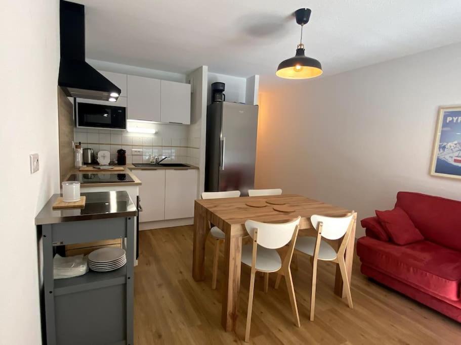 T3 Centre Ville Avec Parking, Balcon Et Wifi. 5P. Каутерец Екстериор снимка