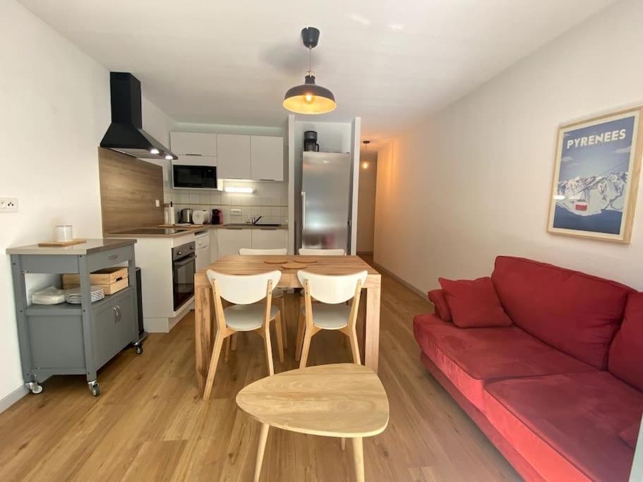T3 Centre Ville Avec Parking, Balcon Et Wifi. 5P. Каутерец Екстериор снимка