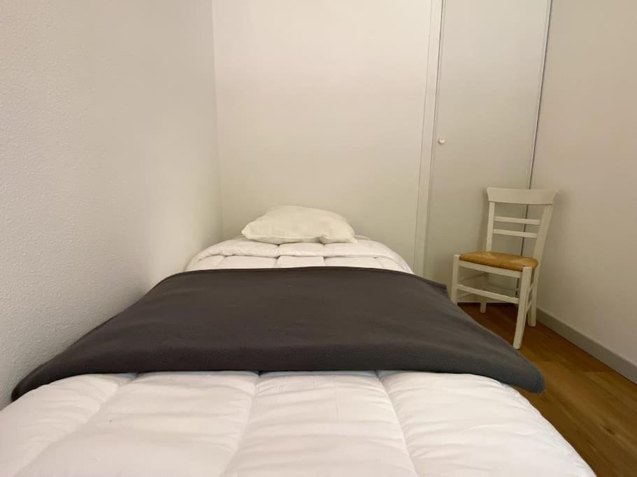 T3 Centre Ville Avec Parking, Balcon Et Wifi. 5P. Каутерец Екстериор снимка